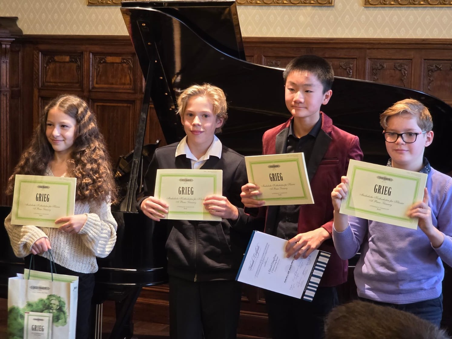 Joans Diehm (2. v. l.) sicherte sich den ersten Platz | ©Stefan Diehm